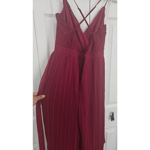 Lulu's Pleat and Thank You Wine Red Pleated Jumpsuit Sz S - Picture 7 of 16